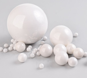 Palla stridente ceramica del mulino di biossido di zirconio dell'OEM 95% per i rivestimenti